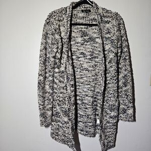 Elegant Knit Open-Front Cardigan - Black and White